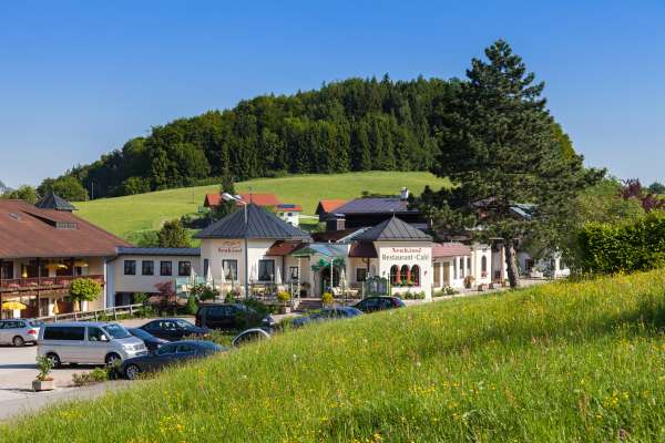 Mehr zu Hotel Neuhäusl