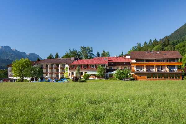 Mehr zu Alm- und Wellnesshotel Alpenhof