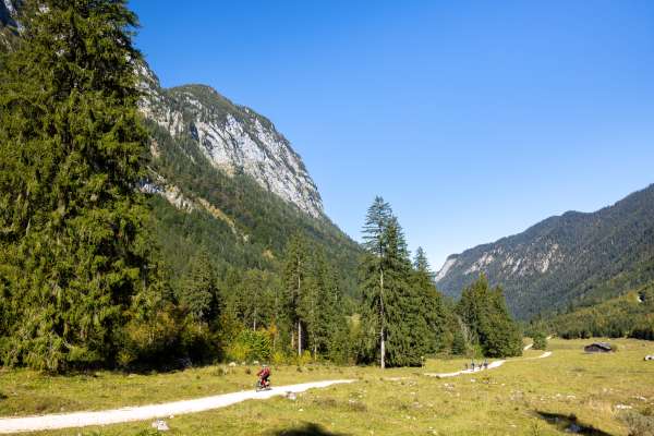 Mehr zu Schwarzbachalm